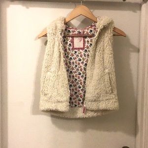 Mini Boden Faux Fur Vest
